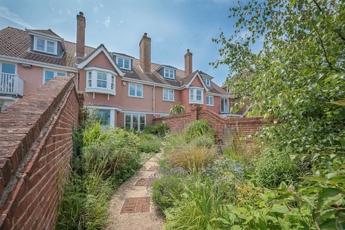 Sea Crest, Aldeburgh Stay in Suffolk