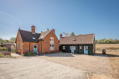 2 Old school Cottages, Wissett 40 Stay in Suffolk