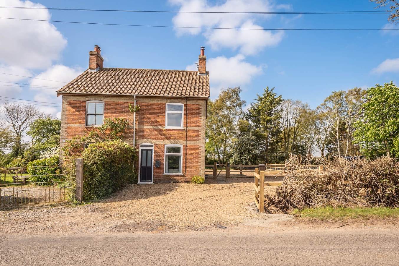 2 Crossing Cottage, Theberton Stay in Suffolk
