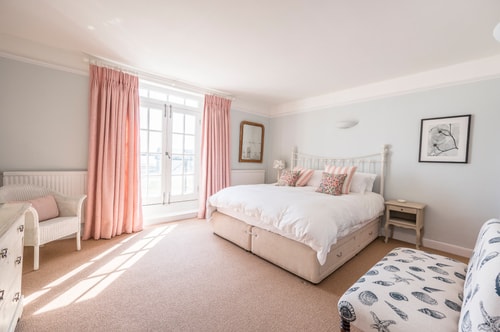 Market Cross House, Aldeburgh. Sea front holiday home 7 Stay in Suffolk
