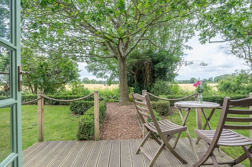 Blossom Lodge, Toad Hall, Wangford 6 Stay in Suffolk