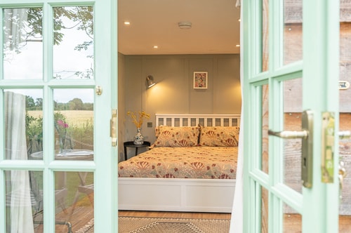 Blossom Lodge, Toad Hall, Wangford 2 Stay in Suffolk