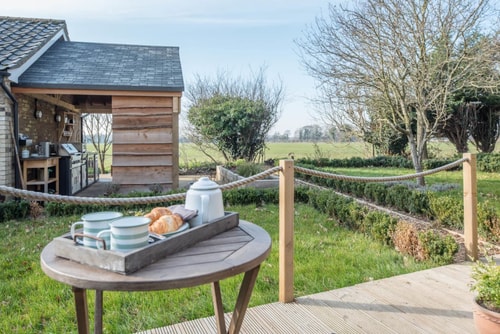 Toad Hall Lodges, Wangford (All 5 Lodges) 20 Stay in Suffolk