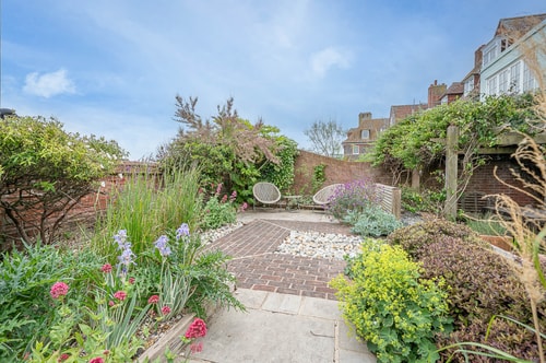 Runton, Crag Path, Aldeburgh 1 Stay in Suffolk