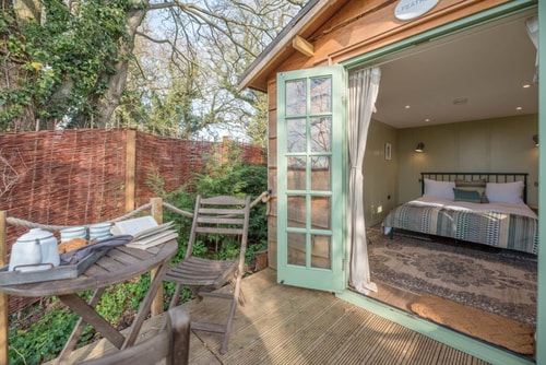 Toad Hall Lodges, Wangford (All 5 Lodges) 8 Stay in Suffolk