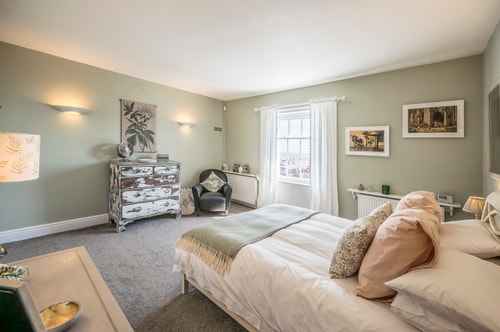 Market Cross House, Aldeburgh. Sea front holiday home 38 Stay in Suffolk