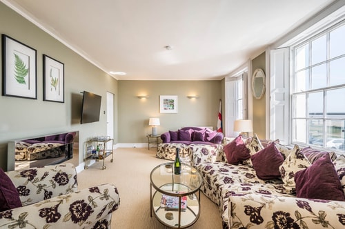 Market Cross House, Aldeburgh. Sea front holiday home 29 Stay in Suffolk