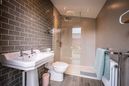 Pebble Lodge, Toad Hall, Wangford 24 Stay in Suffolk