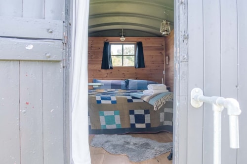 Abbey Shepherds Hut, Eye 4 Stay in Suffolk