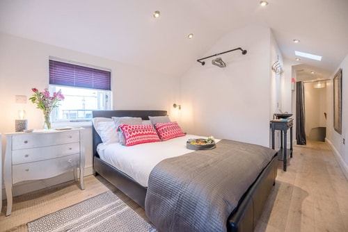 Papillon, a modern Southwold flat with balcony 5 Stay in Suffolk