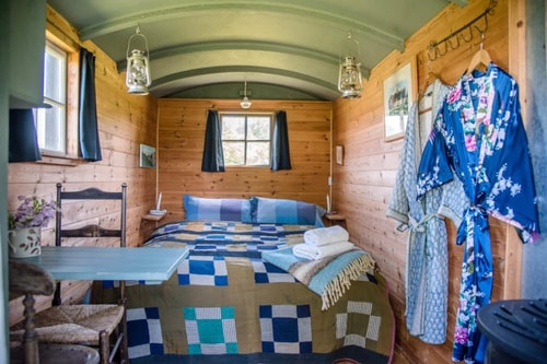 Abbey Shepherds Hut, Eye 6 Stay in Suffolk