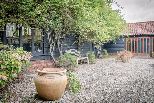 Hayloft, Clopton - apartment with a Tennis Court 11 Stay in Suffolk