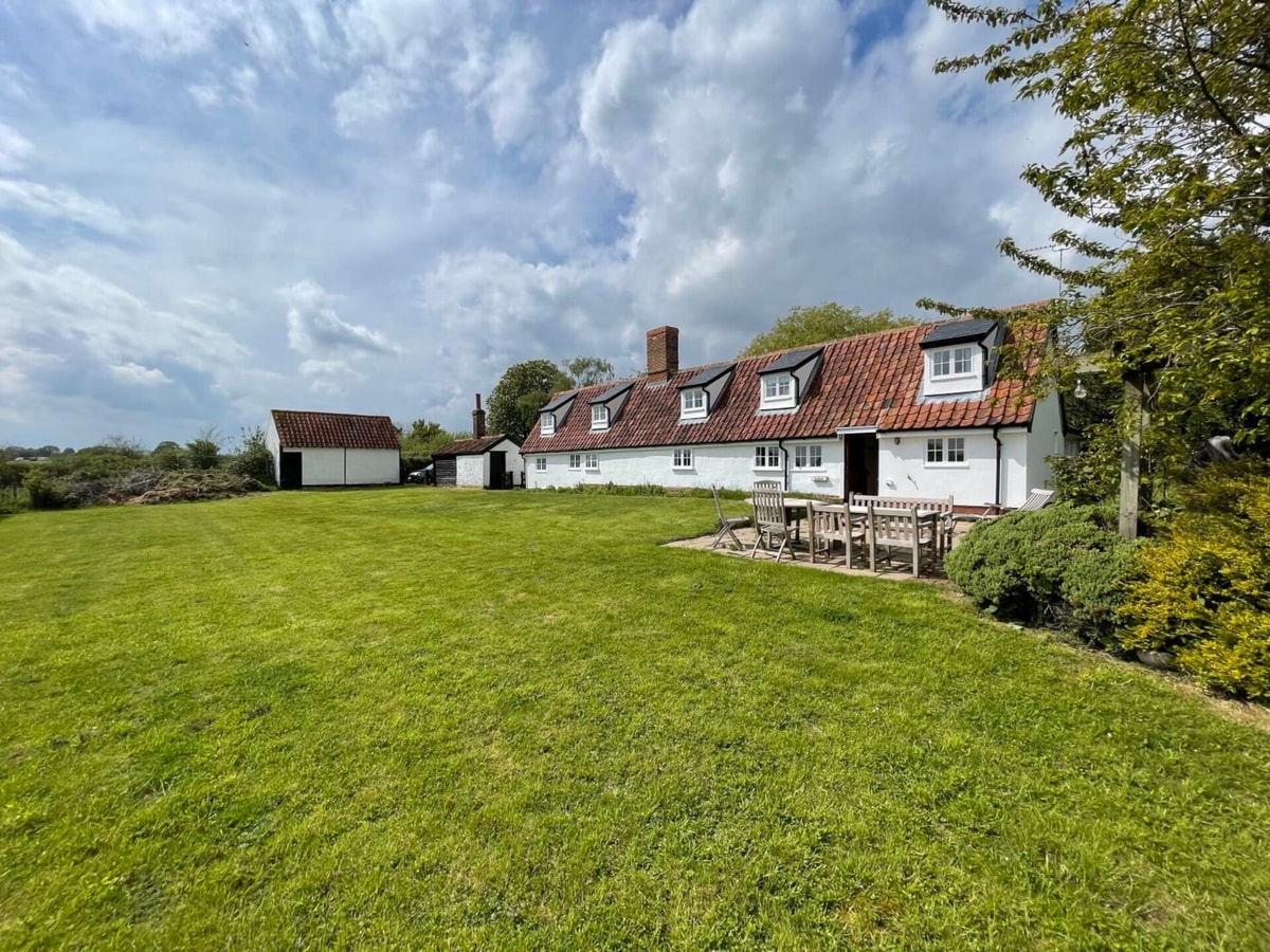 Heart's Ease, Dallinghoo nr Woodbridge Stay in Suffolk