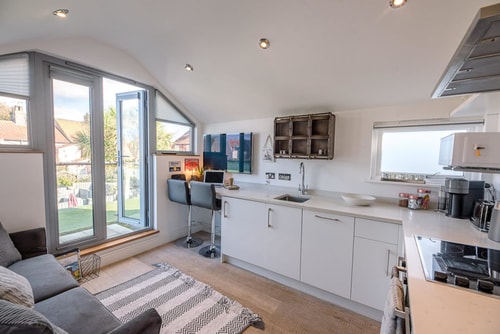 Papillon, a modern Southwold flat with balcony 6 Stay in Suffolk