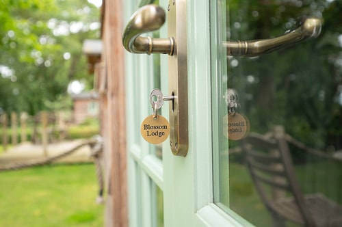 Blossom Lodge, Toad Hall, Wangford 3 Stay in Suffolk