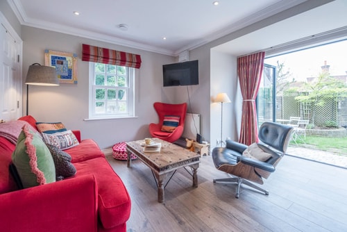 The Poppies, a stylish Aldeburgh holiday home 0 Stay in Suffolk