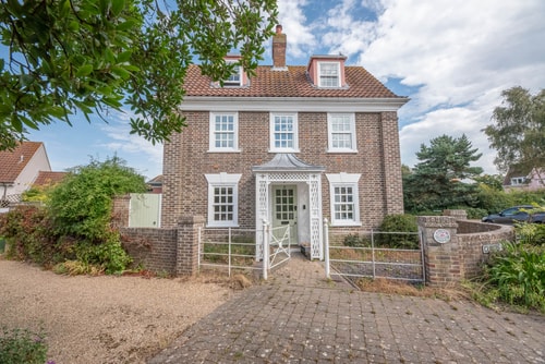 The Poppies, a stylish Aldeburgh holiday home 5 Stay in Suffolk