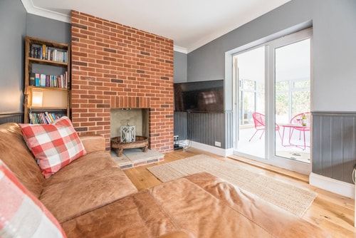 The Red House, Leiston - A Smart Base for Coast & Work 9 Stay in Suffolk
