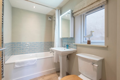Captain's Quarters, a ground floor apartment in Aldeburgh 7 Stay in Suffolk