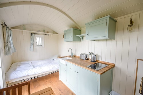 Sage Shepherds Hut at Boundary Farm, Framlingham 4 Stay in Suffolk