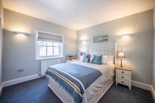 Market Cross House, Aldeburgh. Sea front holiday home 52 Stay in Suffolk