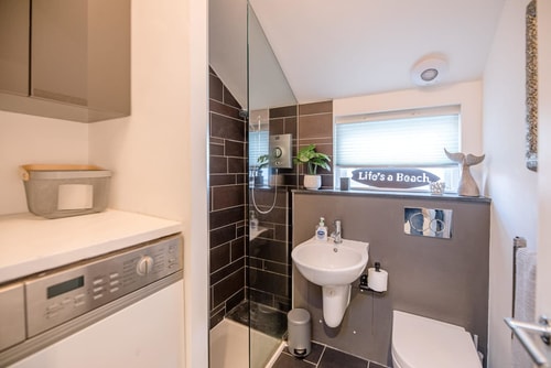 Papillon, a modern Southwold flat with balcony 23 Stay in Suffolk