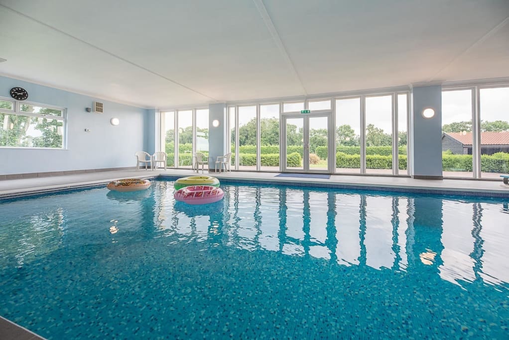 Grove Farm Bungalow with Swimming Pool, Dallinghoo Stay in Suffolk