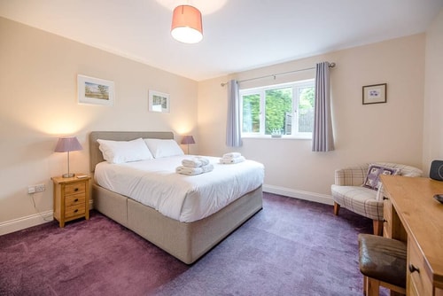 Grove Farm Bungalow with Swimming Pool, Dallinghoo 3 Stay in Suffolk