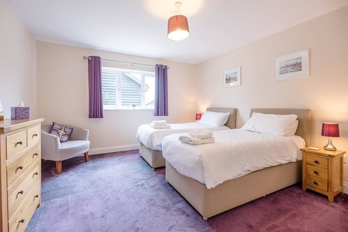 Grove Farm Bungalow with Swimming Pool, Dallinghoo 4 Stay in Suffolk