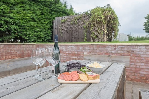 Grove Farm Bungalow with Swimming Pool, Dallinghoo 9 Stay in Suffolk