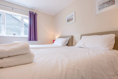 Grove Farm Bungalow with Swimming Pool, Dallinghoo 15 Stay in Suffolk