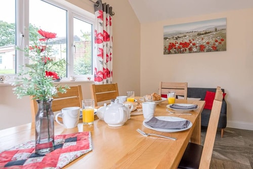 Grove Farm Bungalow with Swimming Pool, Dallinghoo 25 Stay in Suffolk