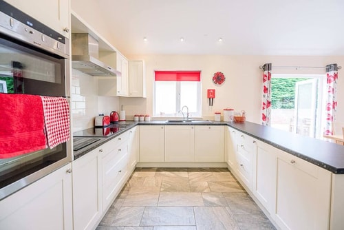 Grove Farm Bungalow with Swimming Pool, Dallinghoo 26 Stay in Suffolk