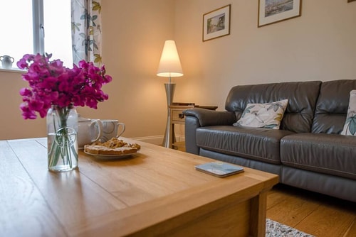 Grove Farm Bungalow with Swimming Pool, Dallinghoo 28 Stay in Suffolk