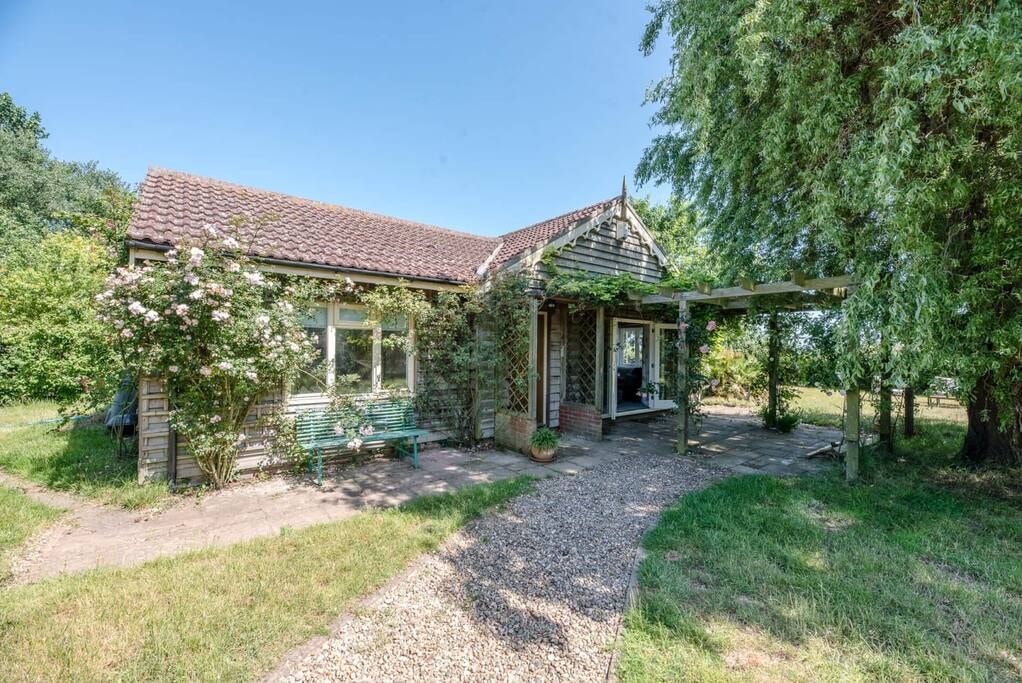 Ferry Corner Cottage, Sudbourne Stay in Suffolk