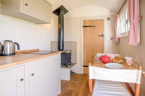 Thyme Shepherds Hut at Boundary Farm, Framlingham 4 Stay in Suffolk