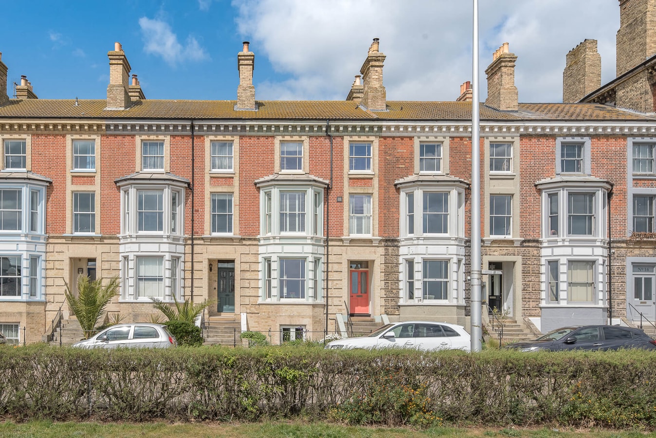18 Wellington Esplanade, Lowestoft Holiday Cottages in Suffolk Air