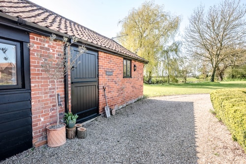 The Studio, Ivy Lodge Barn, Hoo 12 Stay in Suffolk