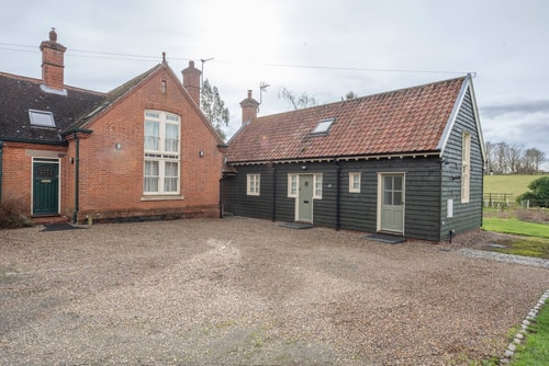 3 Old School Cottages, Wissett 25 Stay in Suffolk