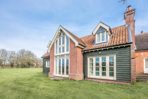3 Old School Cottages, Wissett 48 Stay in Suffolk