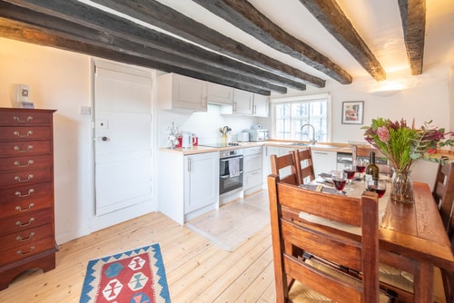 Vela Art Gallery - Holiday Apartment 16 Stay in Suffolk