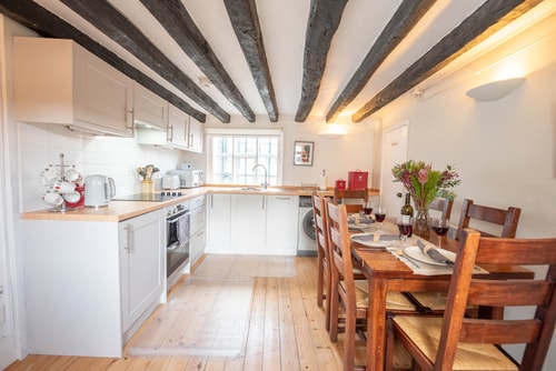 Vela Art Gallery - Holiday Apartment 6 Stay in Suffolk