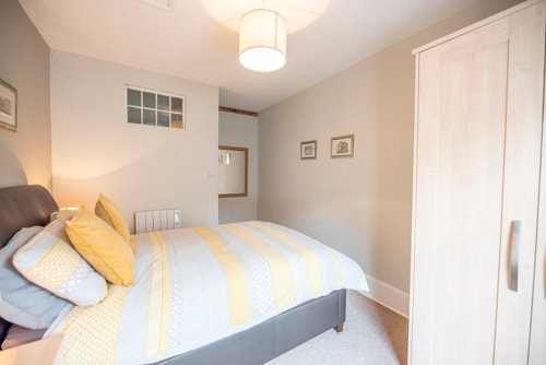 Vela Art Gallery - Holiday Apartment 19 Stay in Suffolk
