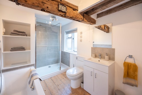 Vela Art Gallery - Holiday Apartment 18 Stay in Suffolk