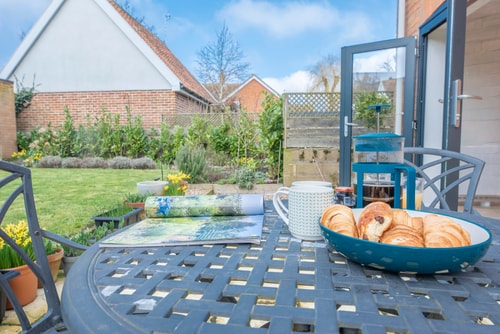 111 Front Street, modern holiday home in Orford 11 Stay in Suffolk