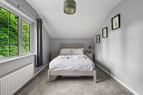 10 Holly Close, Horringer 8 David Burr