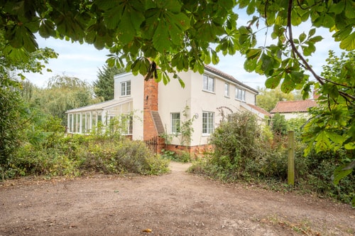 The Bantams, Monk Soham 5 Stay in Suffolk