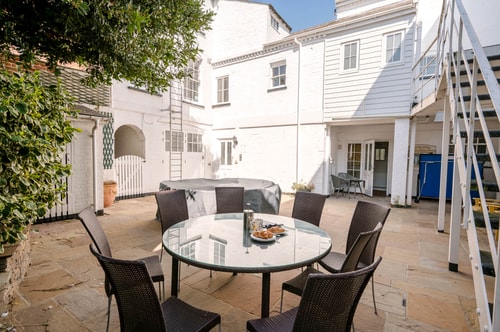 Market Cross House, Aldeburgh. Sea front holiday home 13 Stay in Suffolk