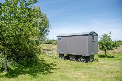 Abbey Shepherds Hut, Eye 15 Stay in Suffolk