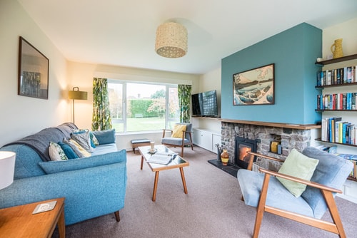 Telford, Aldeburgh 0 Stay in Suffolk